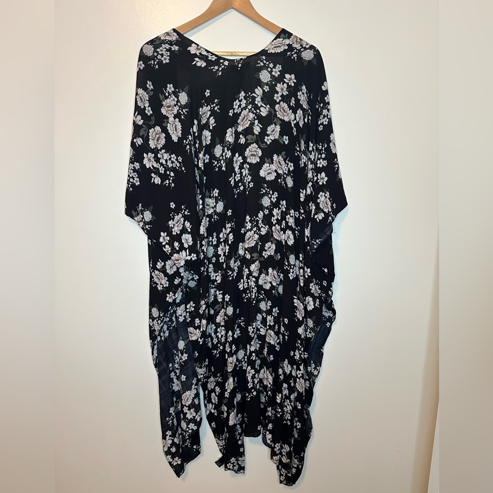 Torrid Floral Ruana Wrap - Picture 2 of 4
